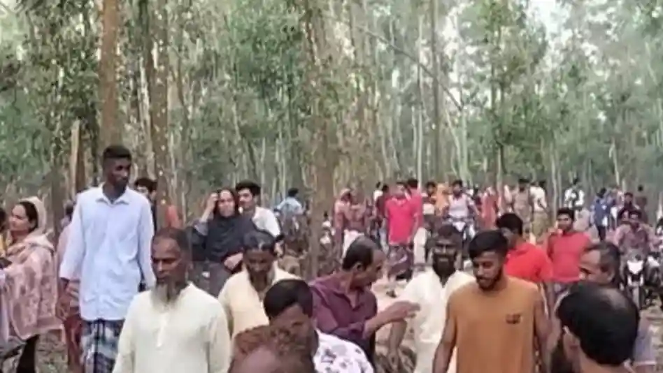 গাজীপুরে গরু চোর সন্দেহে গণপিটুনিতে ৩ জনের মৃত্যু