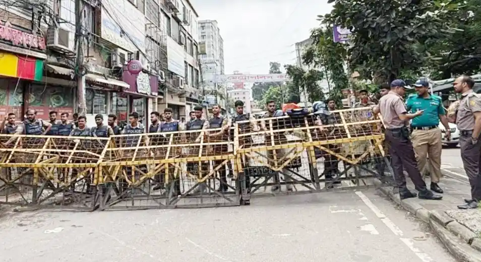 ঢাকা আলিয়া মাদরাসায় ফের উত্তেজনা, পুলিশ মোতায়েন