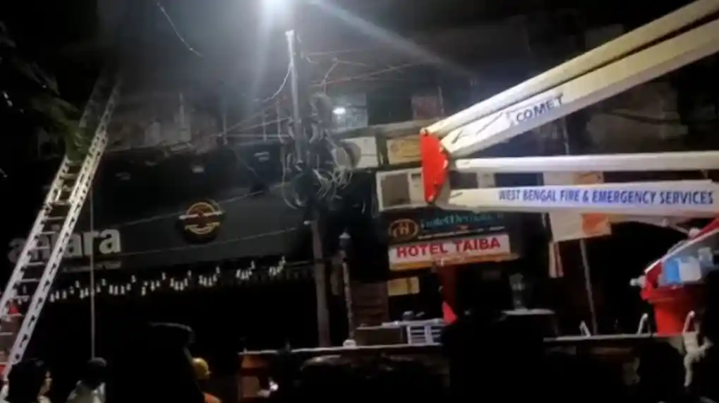 কলকাতার হোটেলে ভয়াবহ অগ্নিকাণ্ডে ৯ বাংলাদেশির মৃত্যু