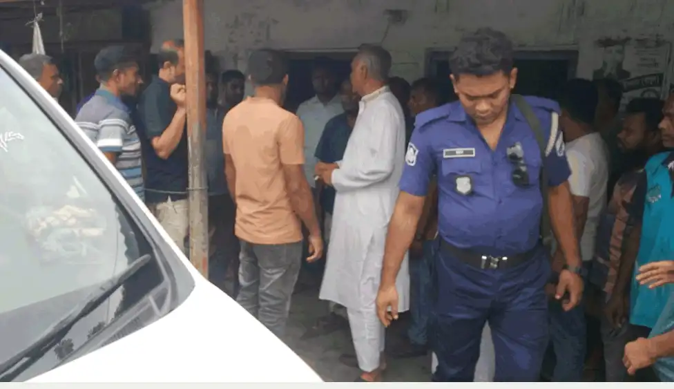 বাঘায় বিএনপির কার্যালয়ে অগ্নিসংযোগ, এমপির পরিদর্শন