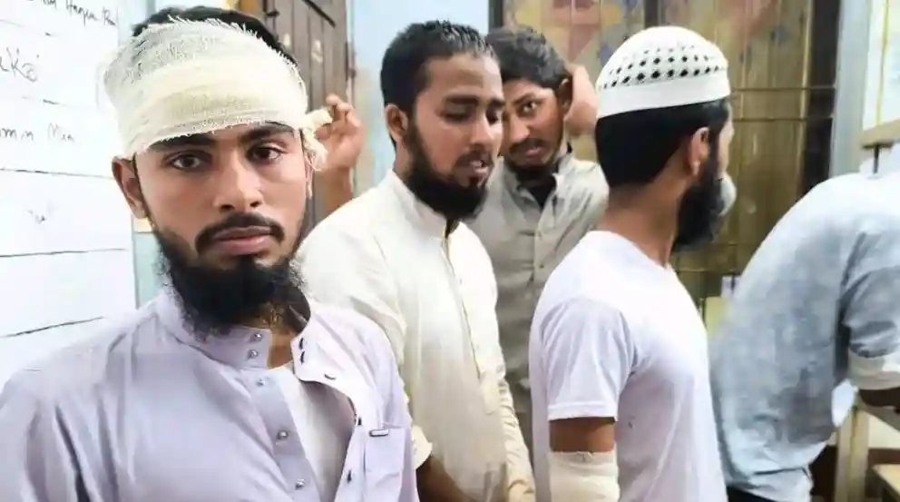 গান বাজানো নিয়ে উত্তেজনা: ব্রাহ্মণবাড়িয়ায় পুলিশ-মাদ্রাসাছাত্র সংঘর্ষ, আহত ২৫
