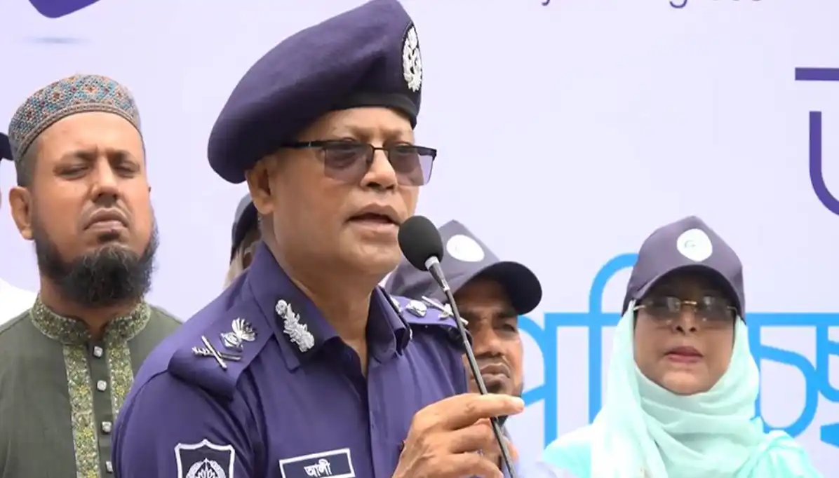 সরকারের বিরুদ্ধে ষড়যন্ত্রকারী পুলিশ অফিসারদের চিহ্নিত করা হয়েছে: আইজিপি