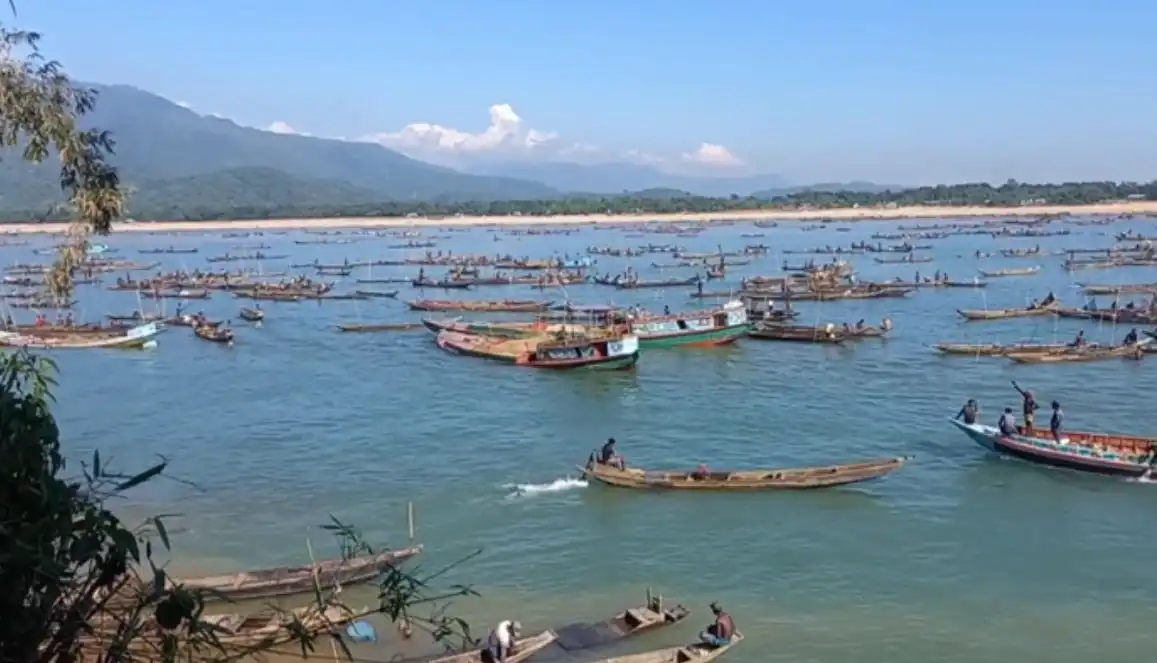 সুনামগঞ্জের যাদুকাটা নদী থেকে বালু উত্তোলন বন্ধ ঘোষণা