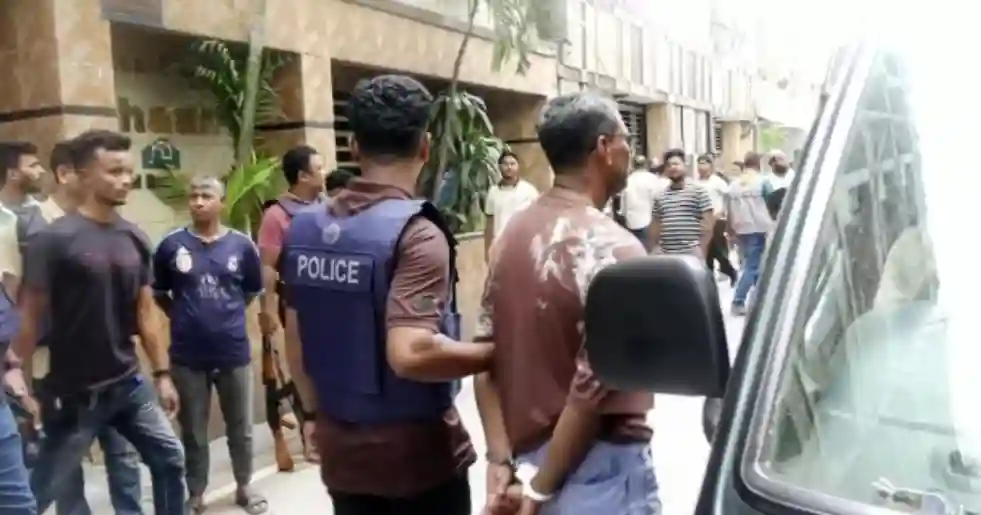 ‘ভুল ডাকাতি’র খবরে বনশ্রীতে ডিবির বড় অভিযান, তথ্যদাতাই আটক