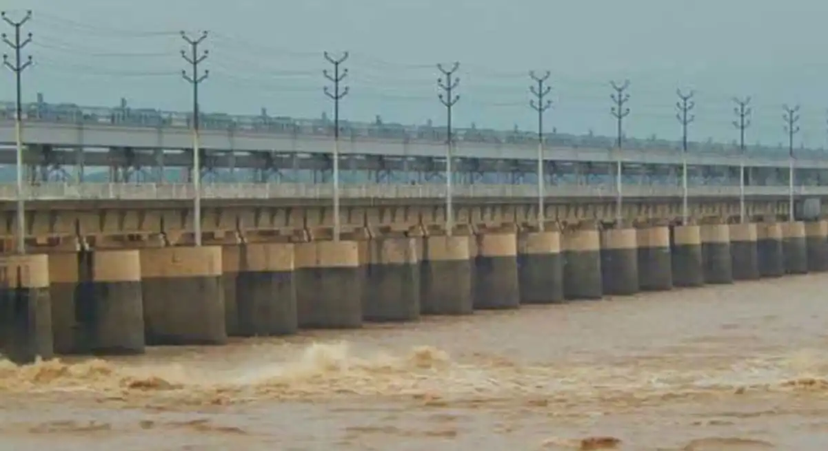 ফারাক্কার ১০৯ গেট খোলা, তবে বন্যার আশঙ্কা নেই