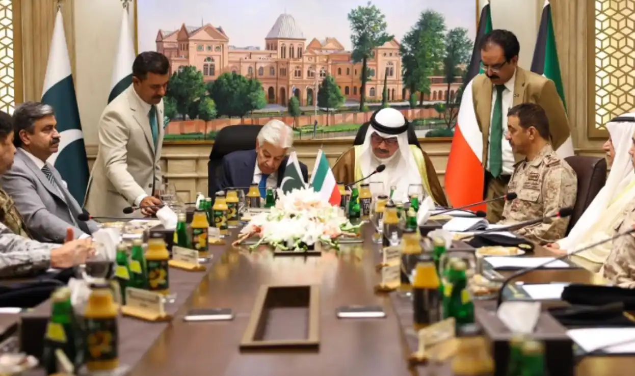 কুয়েত ও পাকিস্তানের মধ্যে যৌথ প্রতিরক্ষা চুক্তি সই