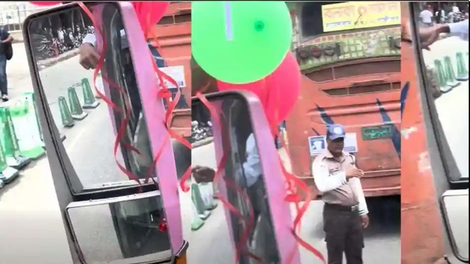 চালুর প্রথম দিনেই পিংক বাসে বলাকার ধাক্কা